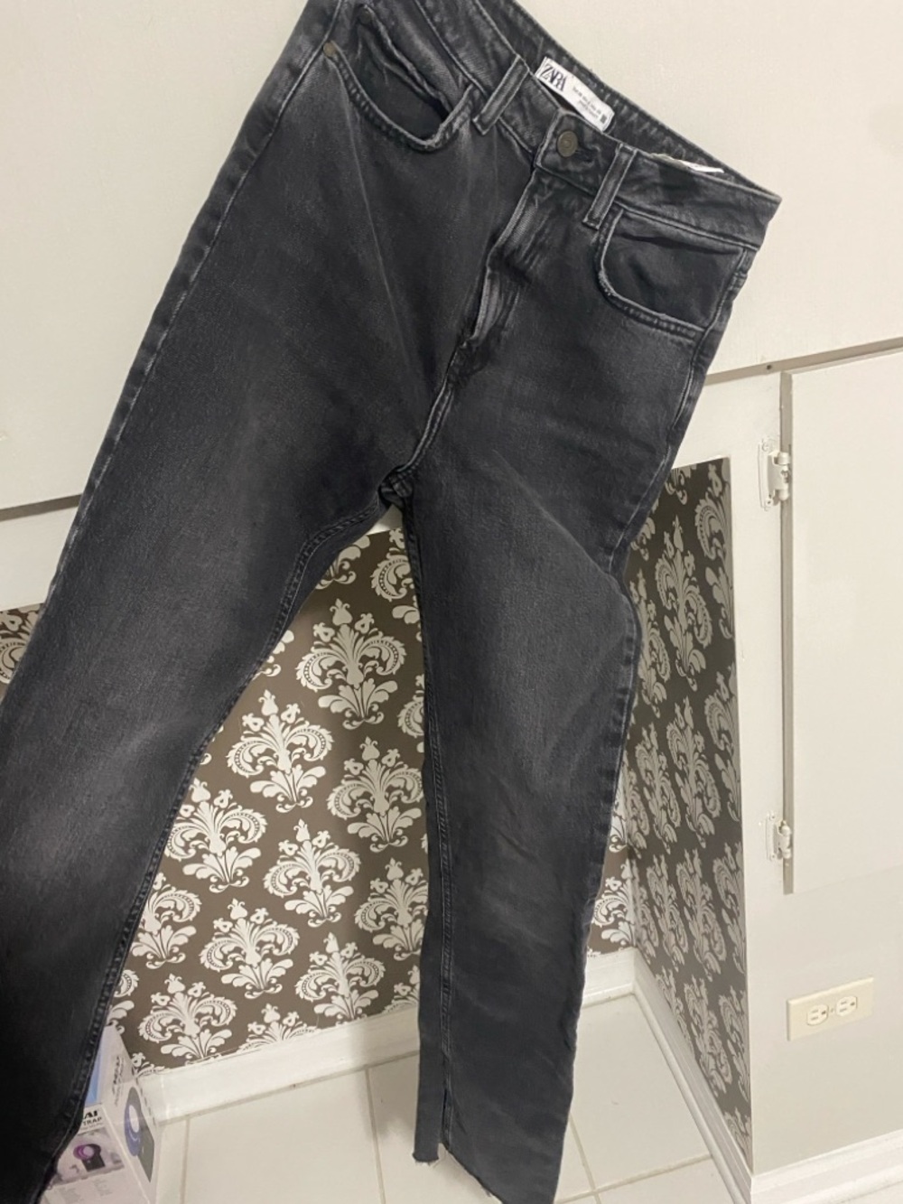 Zara Women’s High Rise Black Straight Jeans